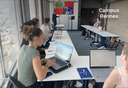 étudiants rennes qui se forment à l'audiodescription sportive
